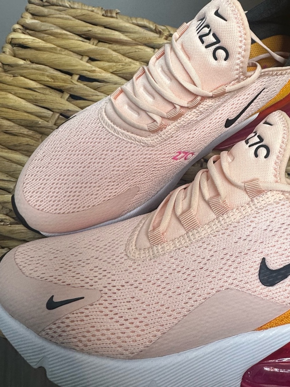 Nike Air Max 270 - Picture 7 of 14